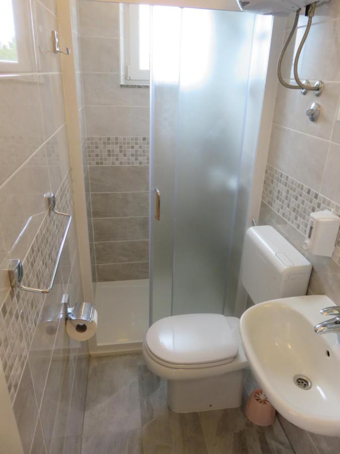 Apartmani Mm Starigrad Paklenica Exterior photo